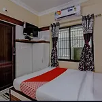 Poulomi Hotel & Associate